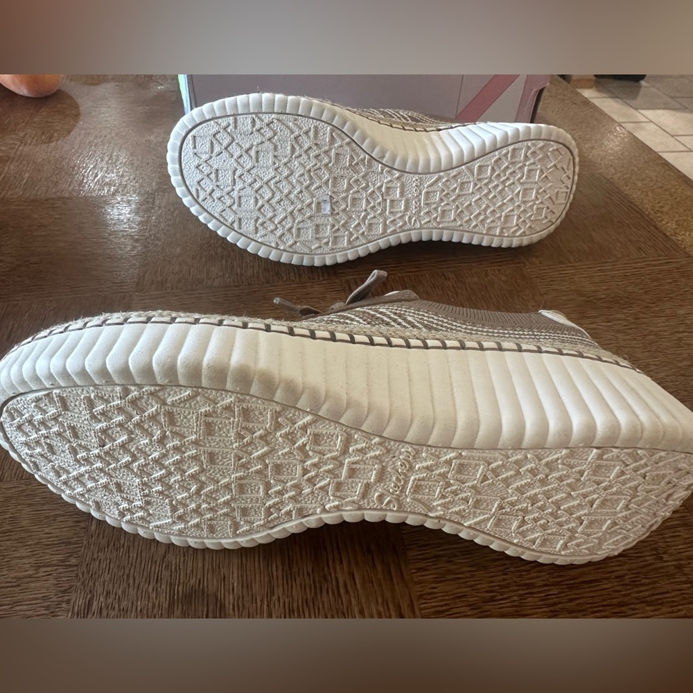 Skechers Women's Tan and White Sneakers